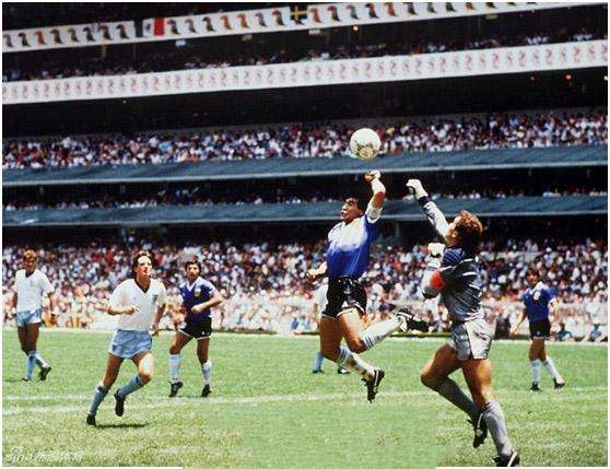  世界杯决赛激战正酣，阿根廷领先巴西