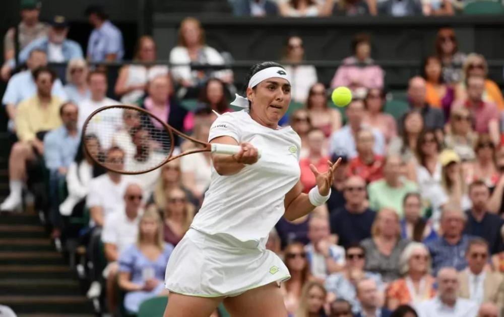  万卓索娃黑马之路不止，迈阿密站连克强手