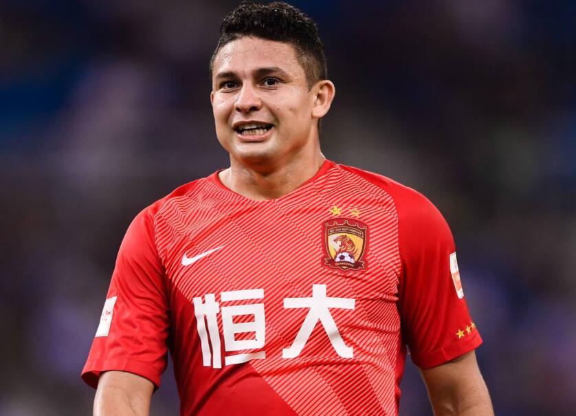  归化球员融入加速，国家队实力显著提升  