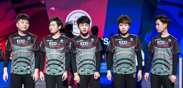  电竞新锐势力崛起冲击传统强队地位  